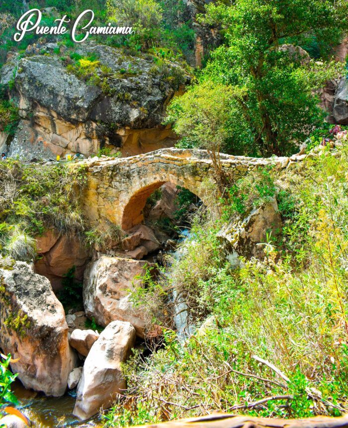El Puente Camiama en Churcampa, Huancavelica (Perú), es un atractivo turístico local, un paraje natural hermoso y pintoresco que forma parte de las rutas turísticas de la provincia, destacando por su belleza paisajística, aunque no se trata de un puente histórico famoso a nivel nacional, sino de un lugar apreciado por los churcampinos para disfrutar de la naturaleza, un sitio para la recreación y conexión con su entorno natural, según se muestra en programas de turismo local.